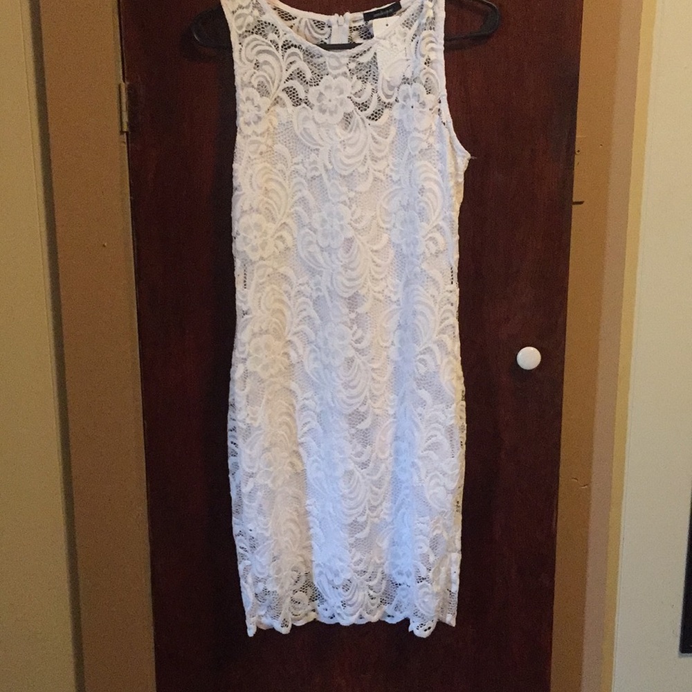 3/$15🥰NWT white lace dress